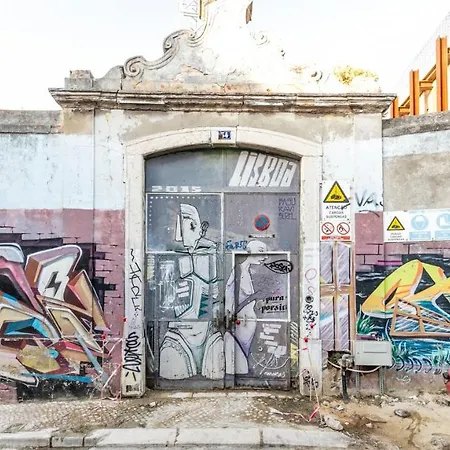Plum Guide - Electric Daisy Апартаменти *