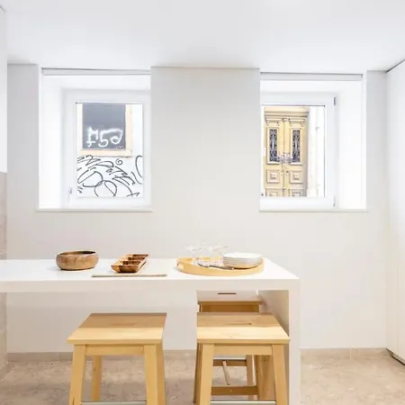 Plum Guide - Electric Daisy Appartement *